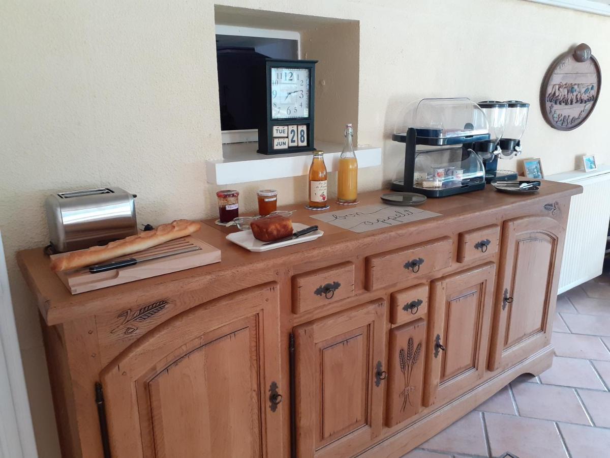 Bed and Breakfast Au Bord De L'Eau Ecluzelles Esterno foto