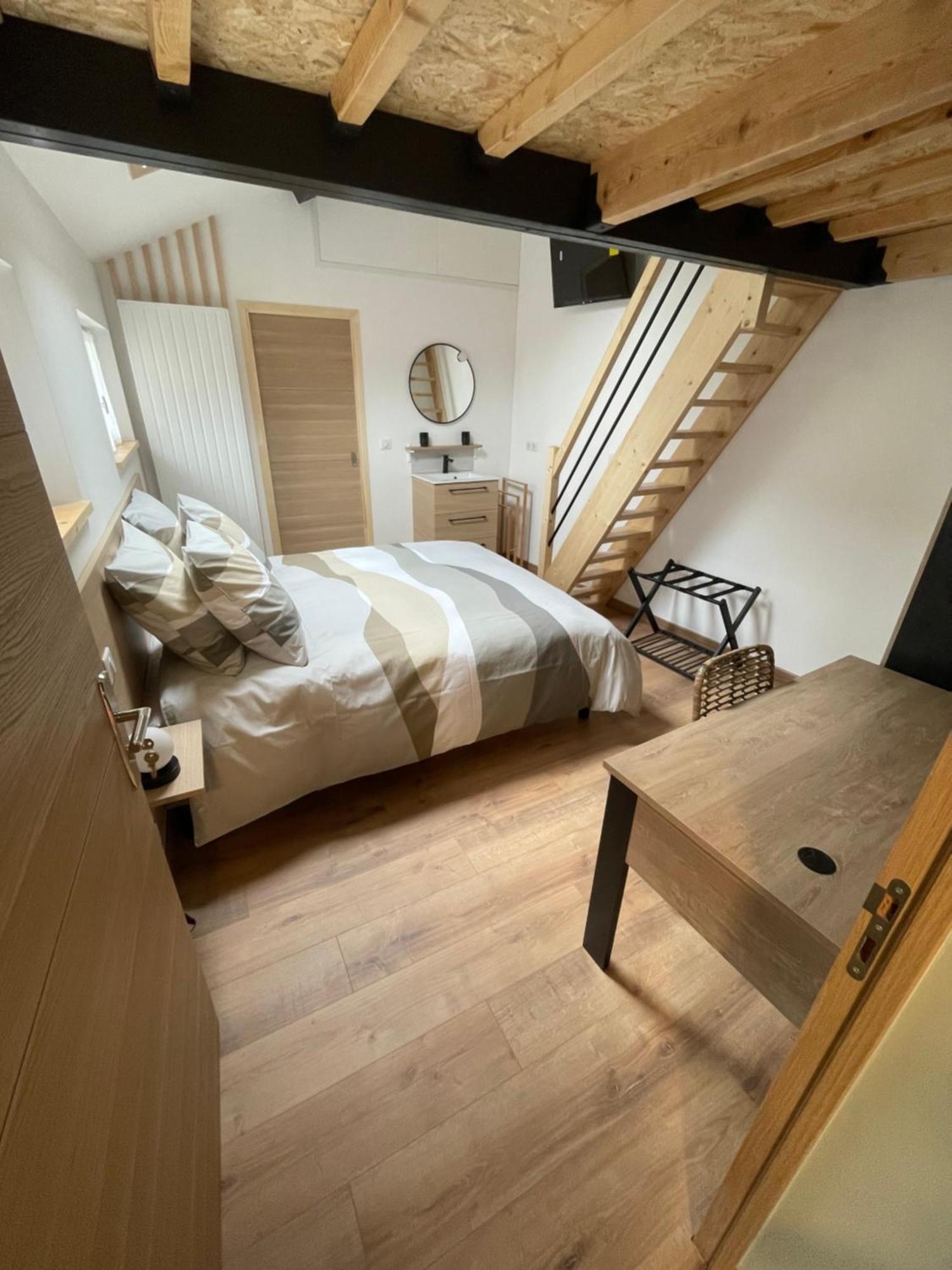 Bed and Breakfast Au Bord De L'Eau Ecluzelles Esterno foto